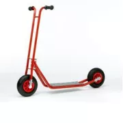 Roller pneumatikus kerékkel és hátsófékkel, nagyobb méret Roller pneumatikus kerékkel és hátsófékkel, nagyobb méret