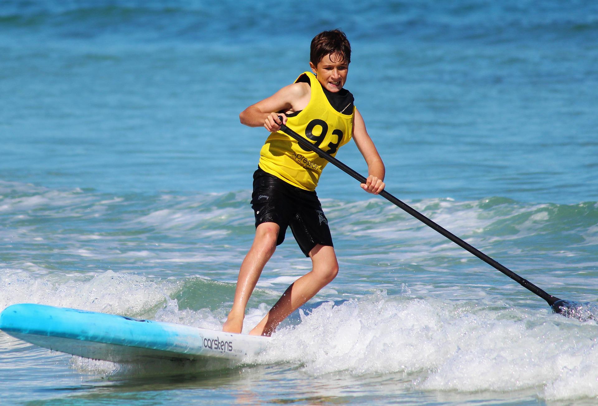 Hogyan fejleszti a SUP az izmainkat? A Stand Up Paddle deszkák előnyei az izomépítésben