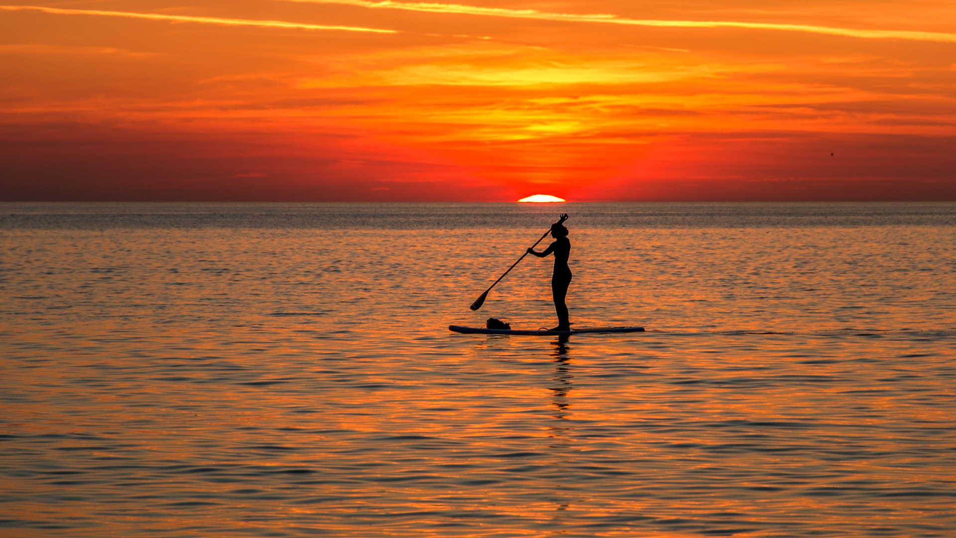 Itt vannak nyári stand-up paddleboard gyakorlataid (akár szárazföldre is)